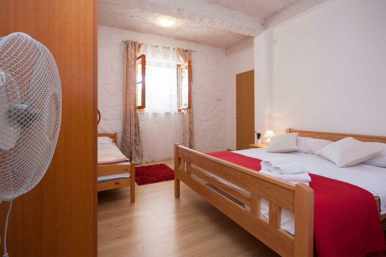 Rooms Katarina Lozovac Buitenkant foto