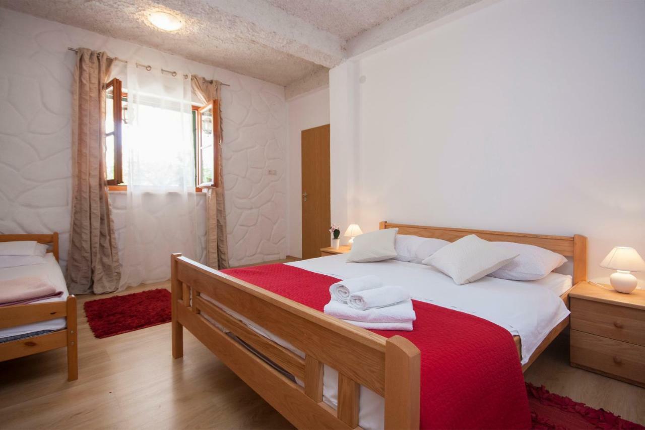 Rooms Katarina Lozovac Buitenkant foto